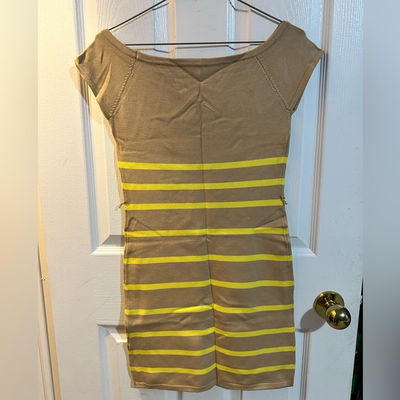 Bebe striped dress 👗 - Picture 2 of 8